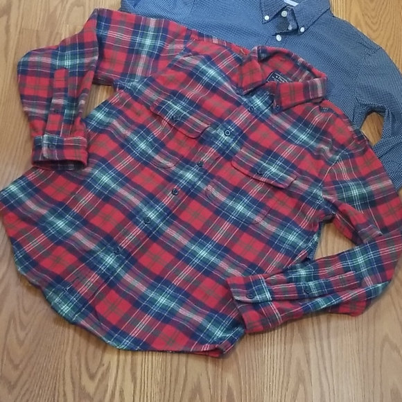 2 Abercrombie and Fitch shirts xs - Picture 6 of 10